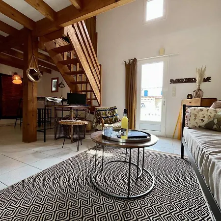Holiday home Maison Renovee Avec Mezzanine, Jardin, A 750m De La De La Remigeasse, 4 Couchages, Wifi Inclus - Fr-1-246a-217